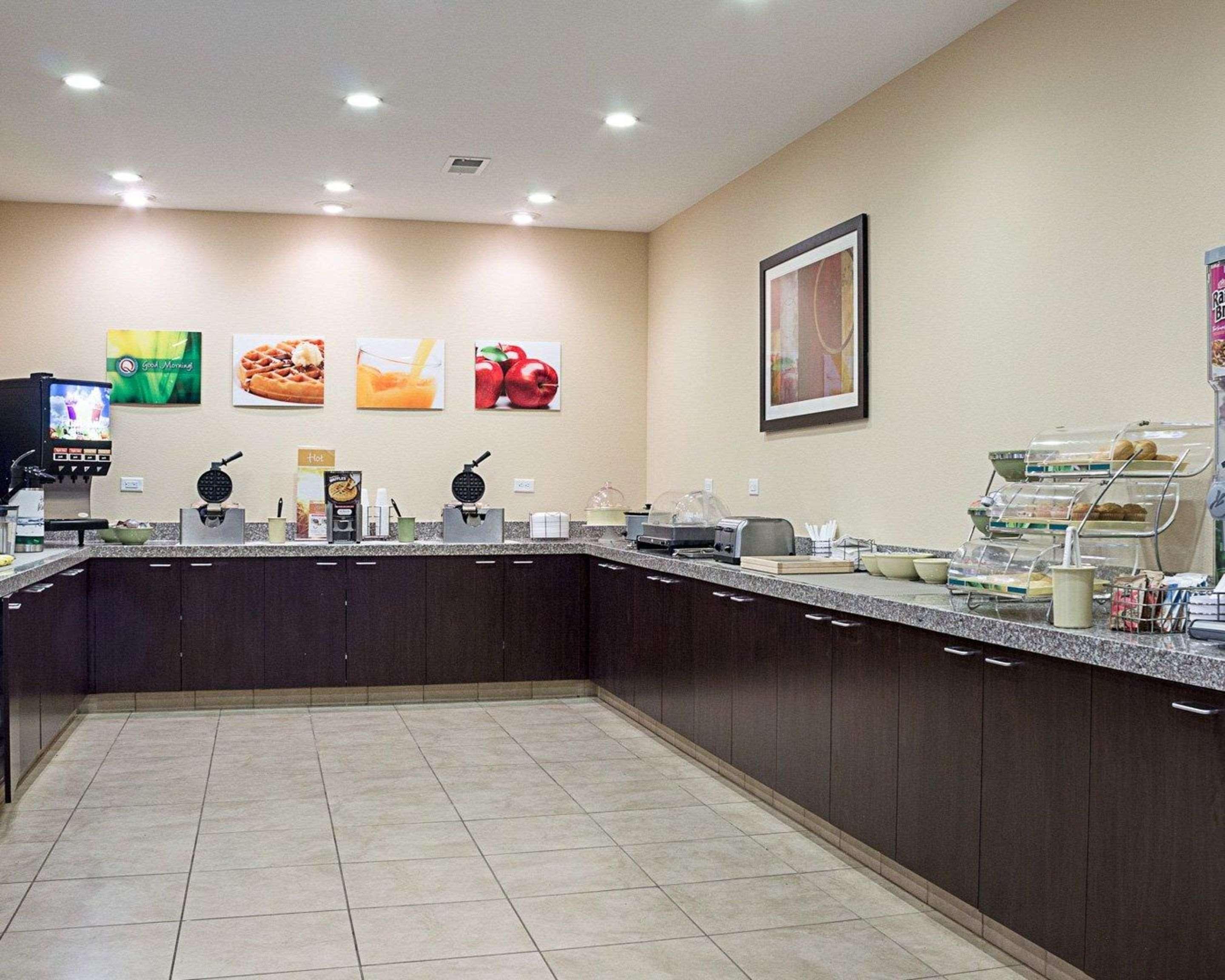 Quality Inn & Suites مينوت، داكوتا الشمالية المظهر الخارجي الصورة