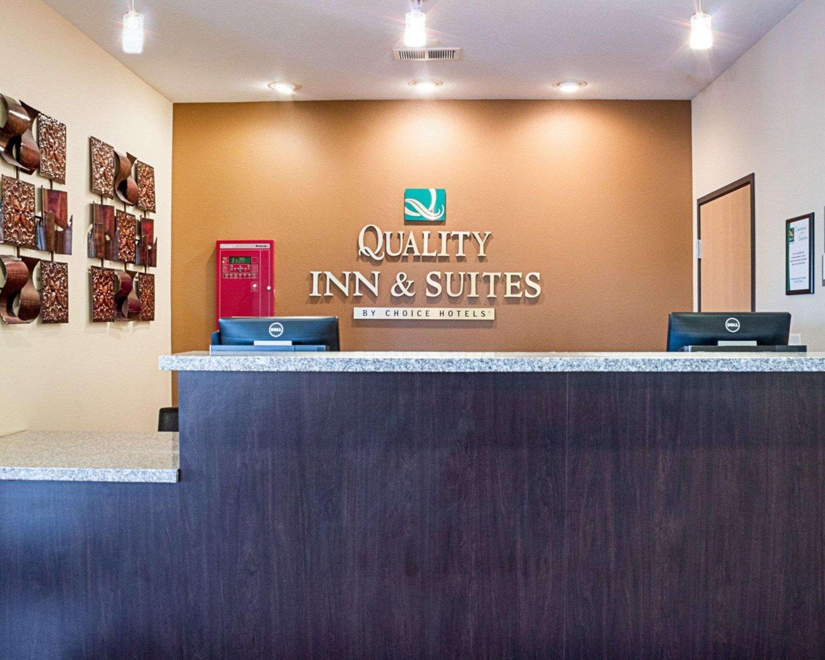 Quality Inn & Suites مينوت، داكوتا الشمالية المظهر الخارجي الصورة