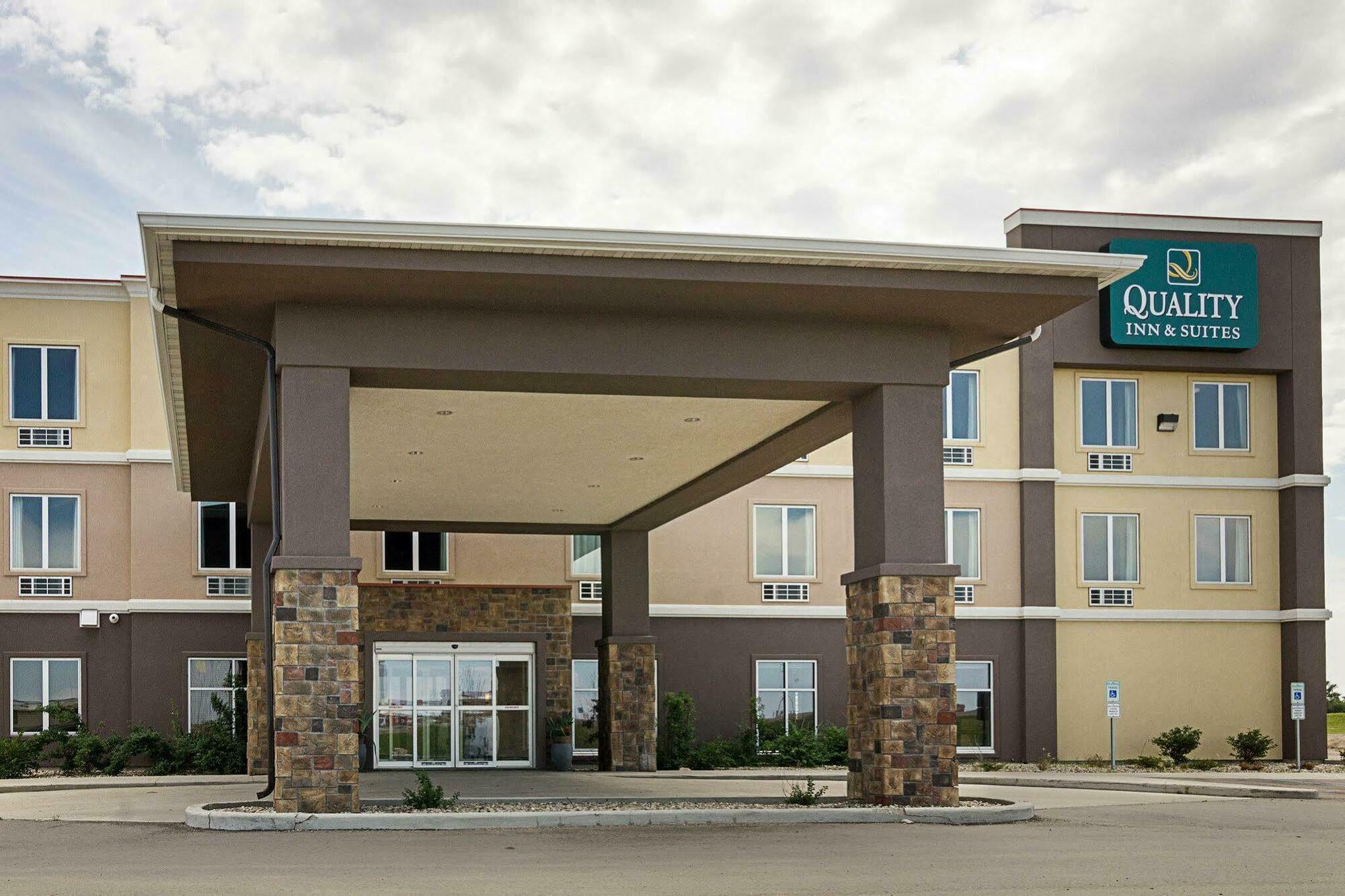 Quality Inn & Suites مينوت، داكوتا الشمالية المظهر الخارجي الصورة