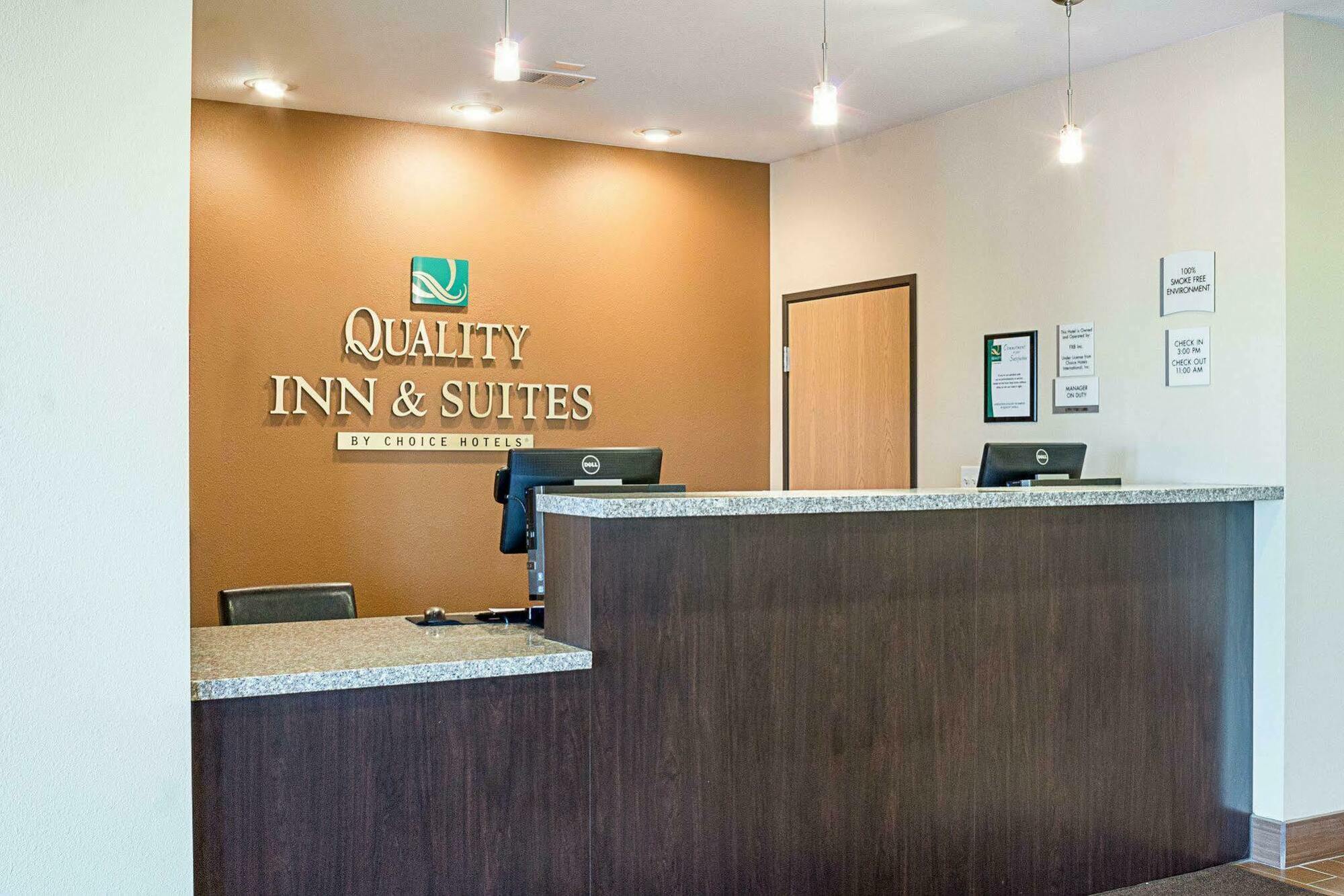 Quality Inn & Suites مينوت، داكوتا الشمالية المظهر الخارجي الصورة
